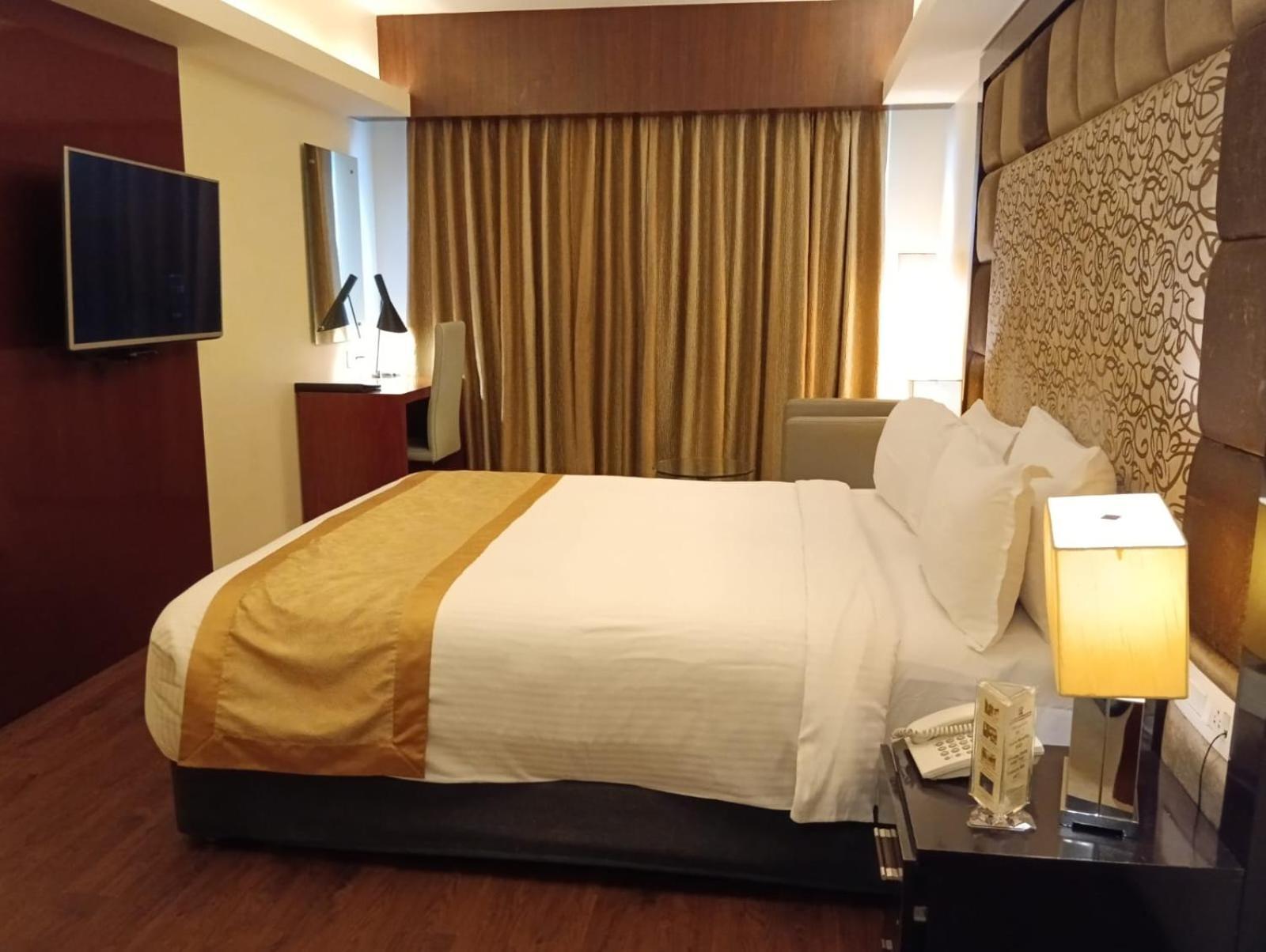 Hotel Oxina Lygon Tiruchirappalli Buitenkant foto