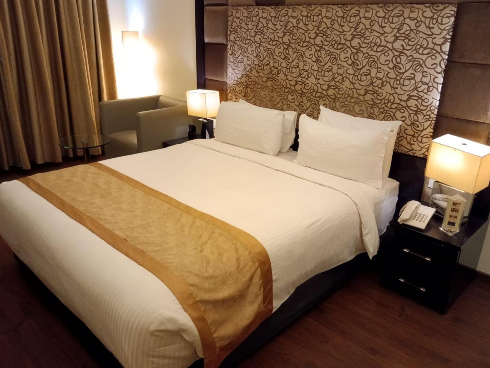 Hotel Oxina Lygon Tiruchirappalli Buitenkant foto