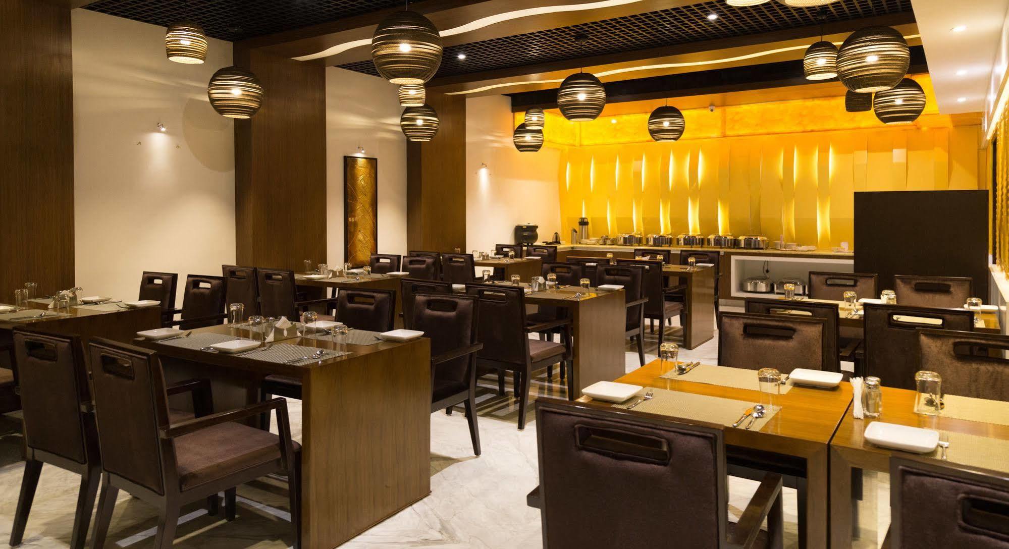 Hotel Oxina Lygon Tiruchirappalli Buitenkant foto