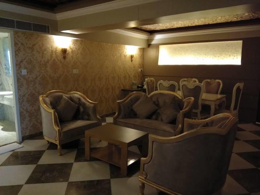 Hotel Oxina Lygon Tiruchirappalli Buitenkant foto